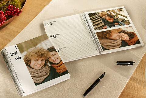 Personalised photo organiser with date planner.